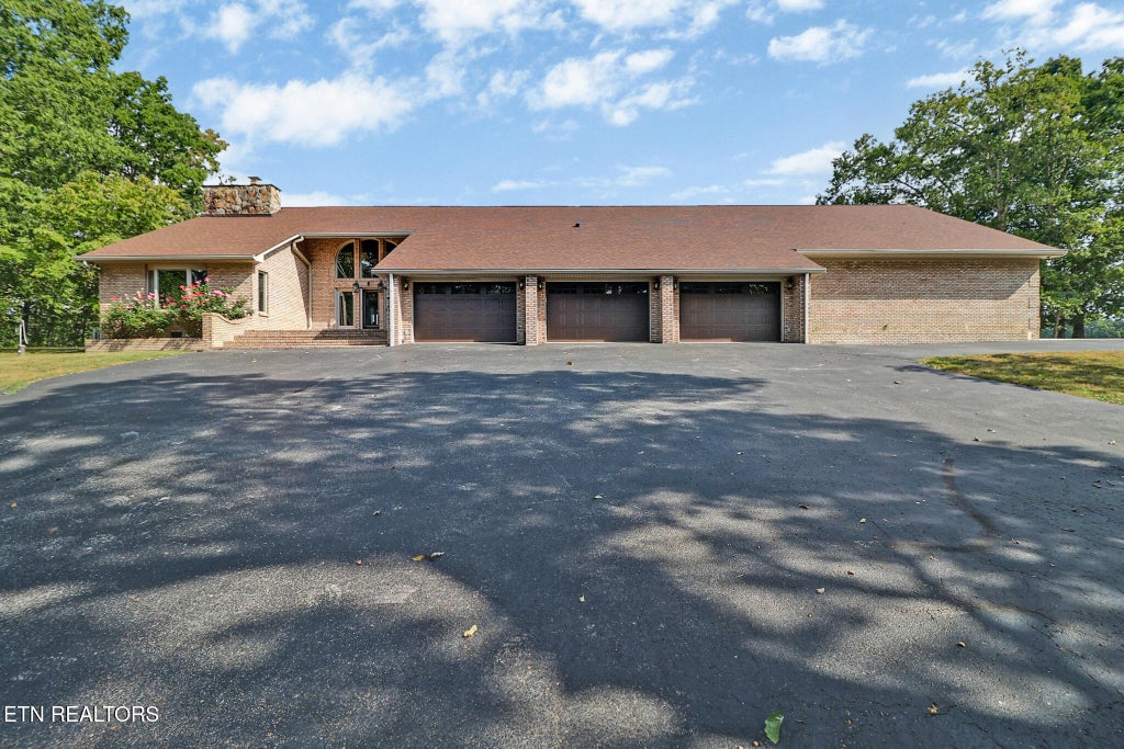 Photo of 683 Wild Plum Drive, Crossville, TN 38555 (MLS # 1354940)