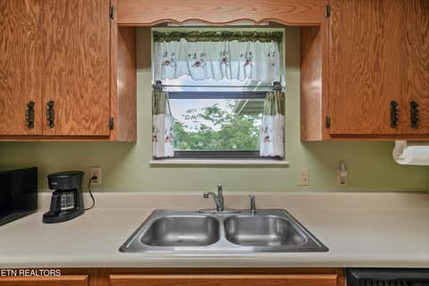 Tiny photo for 426 Woods View Circle, Kodak, TN 37764 (MLS # 1349740)
