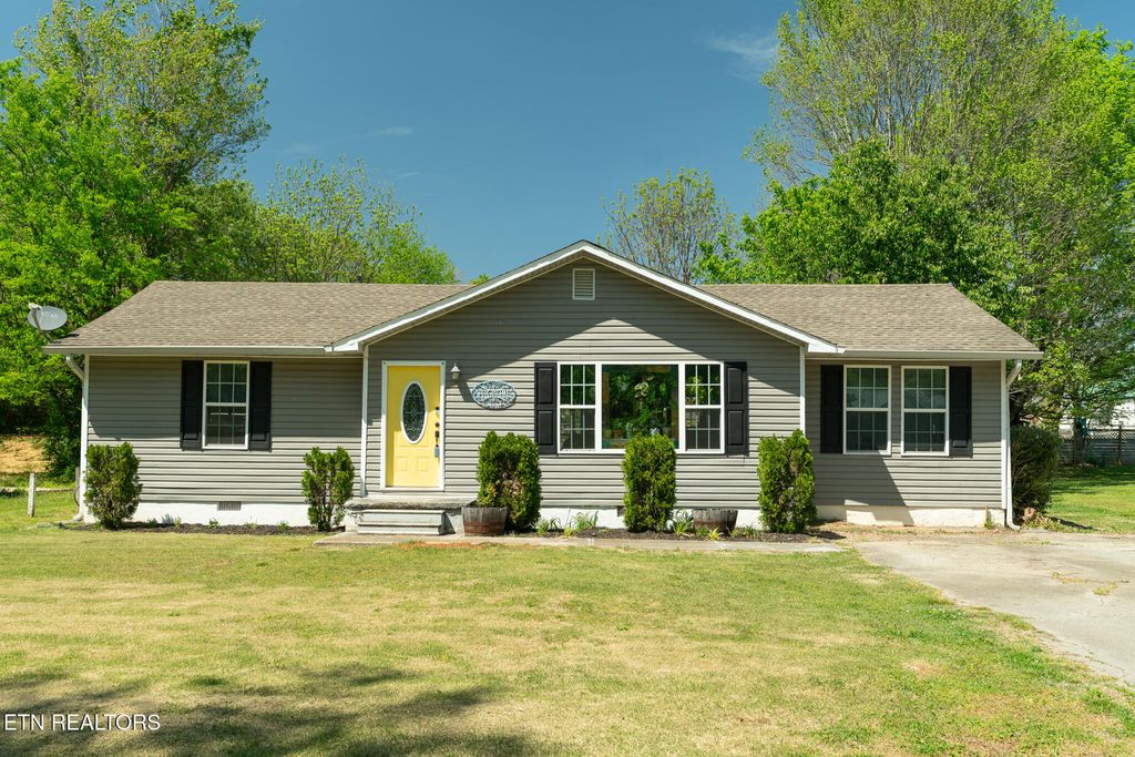 Photo of 912 Barnabas St, Athens, TN 37303 (MLS # 1341005)
