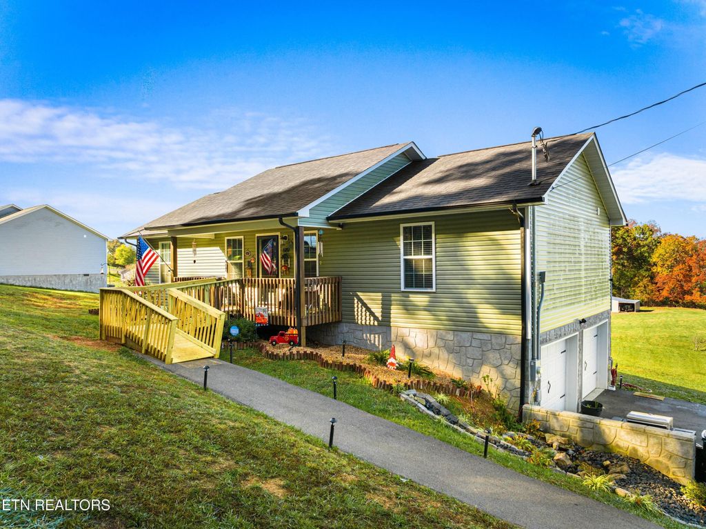 Photo of 689 Parsonage Rd, White Pine, TN 37890 (MLS # 1281165)