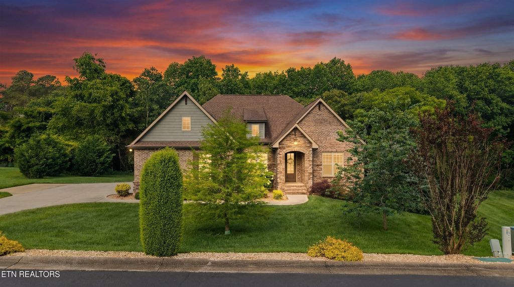 Photo of 303 Okmulgee Circle, Loudon, TN 37774 (MLS # 1342554)