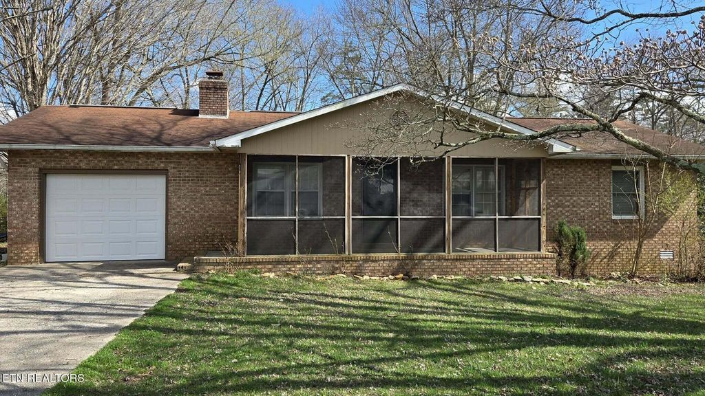 Photo of 332 Buena Vista Drive, Crossville, TN 38555 (MLS # 1317872)