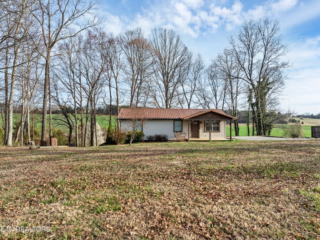 Photo of 314 Thompson Rd, Madisonville, TN 37354 (MLS # 1332805)