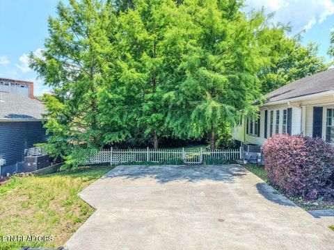 Tiny photo for 605 Shoemaker St, Athens, TN 37303 (MLS # 1341277)