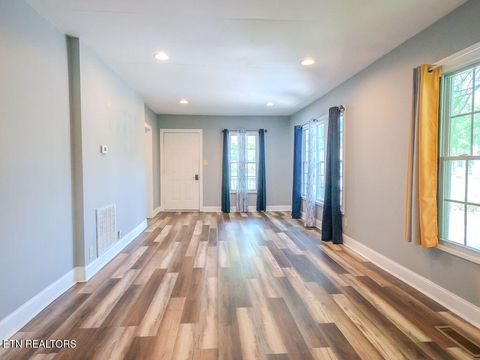 Tiny photo for 605 Shoemaker St, Athens, TN 37303 (MLS # 1341277)