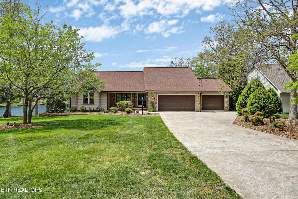 Photo of 150 Lakewood Drive, Crossville, TN 38558 (MLS # 1337869)