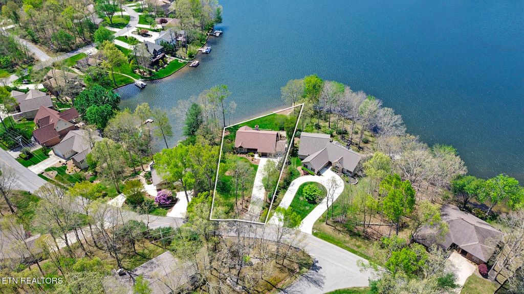 Photo of 150 Lakewood Drive, Crossville, TN 38558 (MLS # 1337869)