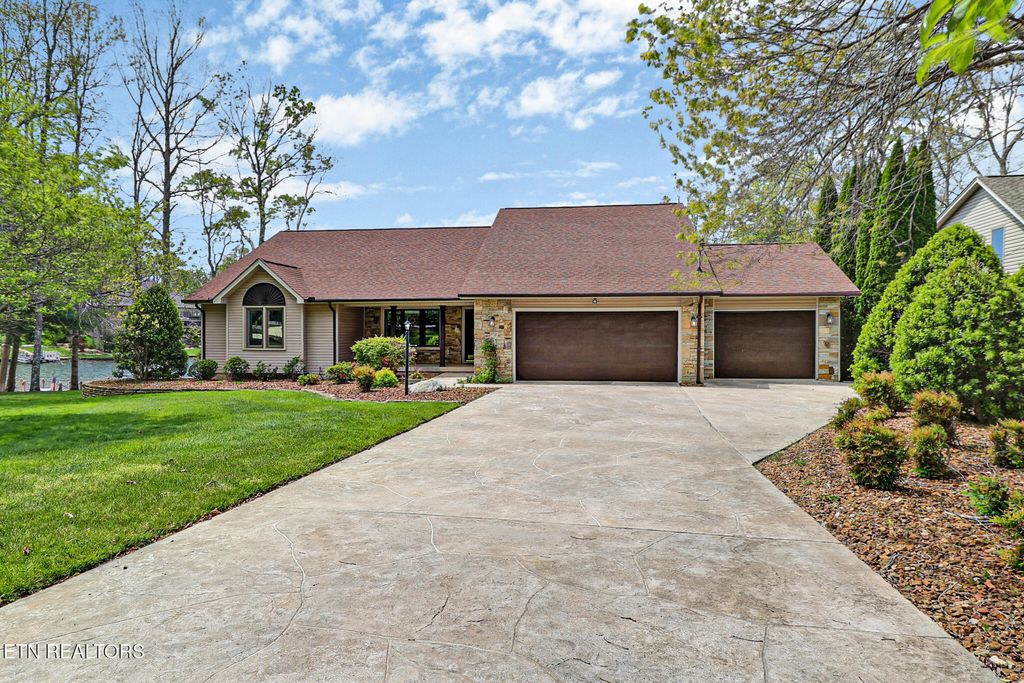 Photo of 150 Lakewood Drive, Crossville, TN 38558 (MLS # 1337869)