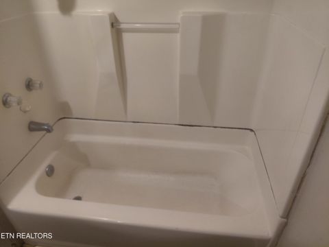 Tiny photo for 414 W Ash St, LaFollette, TN 37766 (MLS # 1329021)