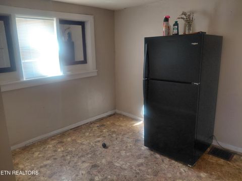 Tiny photo for 414 W Ash St, LaFollette, TN 37766 (MLS # 1329021)