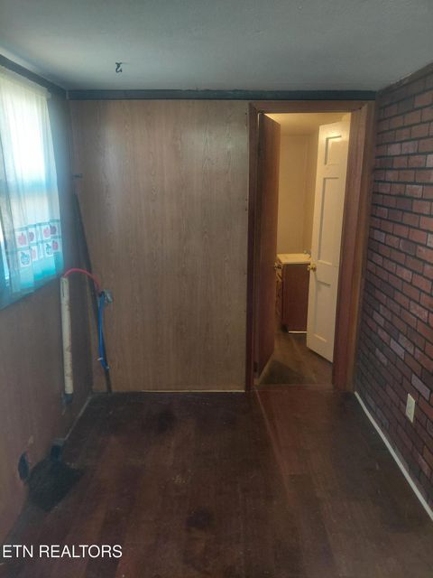 Tiny photo for 414 W Ash St, LaFollette, TN 37766 (MLS # 1329021)