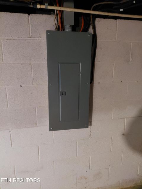 Tiny photo for 414 W Ash St, LaFollette, TN 37766 (MLS # 1329021)