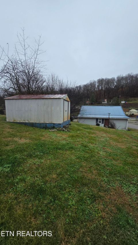 Tiny photo for 414 W Ash St, LaFollette, TN 37766 (MLS # 1329021)