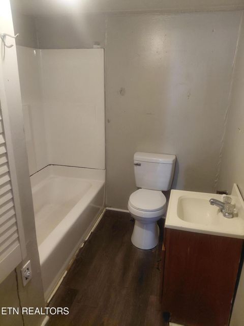 Tiny photo for 414 W Ash St, LaFollette, TN 37766 (MLS # 1329021)