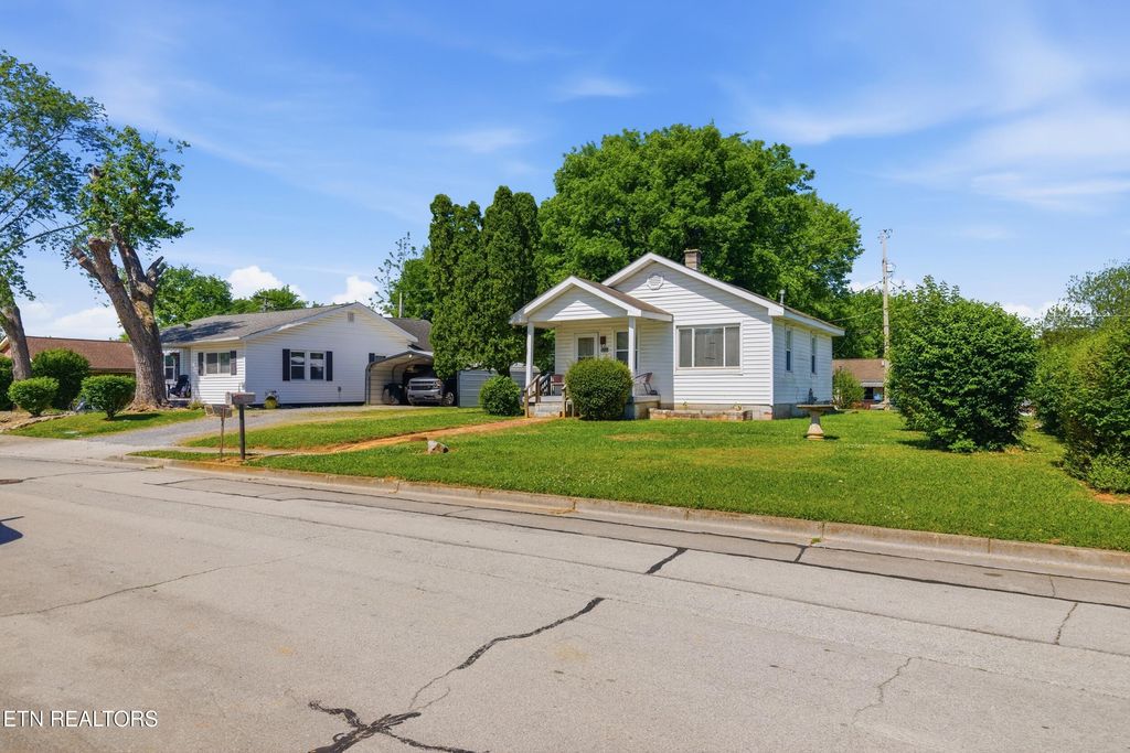 Photo of 177 E Newton St, Alcoa, TN 37701 (MLS # 1338707)