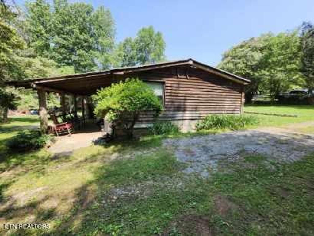 Photo of 318 Red Bud Lane, Kingston, TN 37763 (MLS # 1303441)
