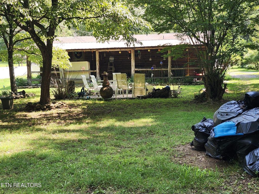 Photo of 318 Red Bud Lane, Kingston, TN 37763 (MLS # 1303441)