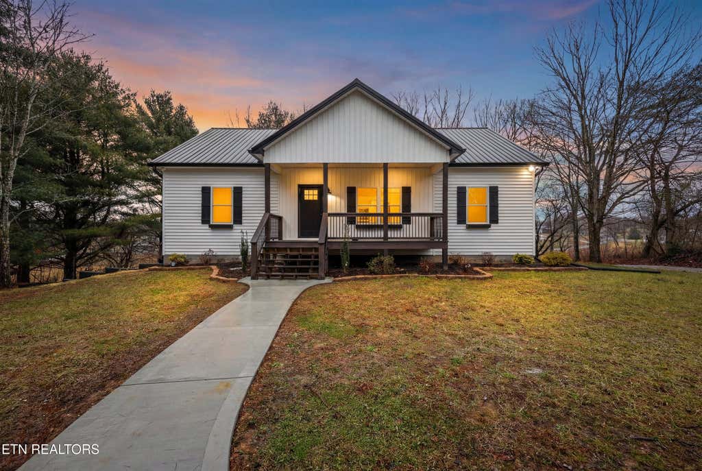 Photo of 136 Log Lane, Jacksboro, TN 37757 (MLS # 1348894)