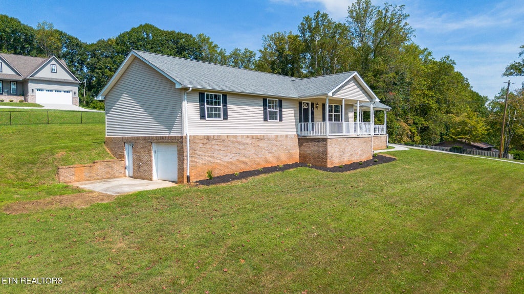 Photo of 251 Woodland Drive, Harriman, TN 37748 (MLS # 1355929)