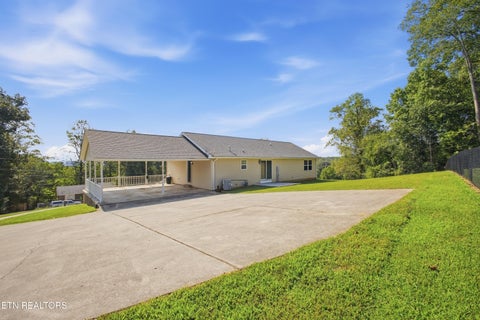 Tiny photo for 251 Woodland Drive, Harriman, TN 37748 (MLS # 1355929)