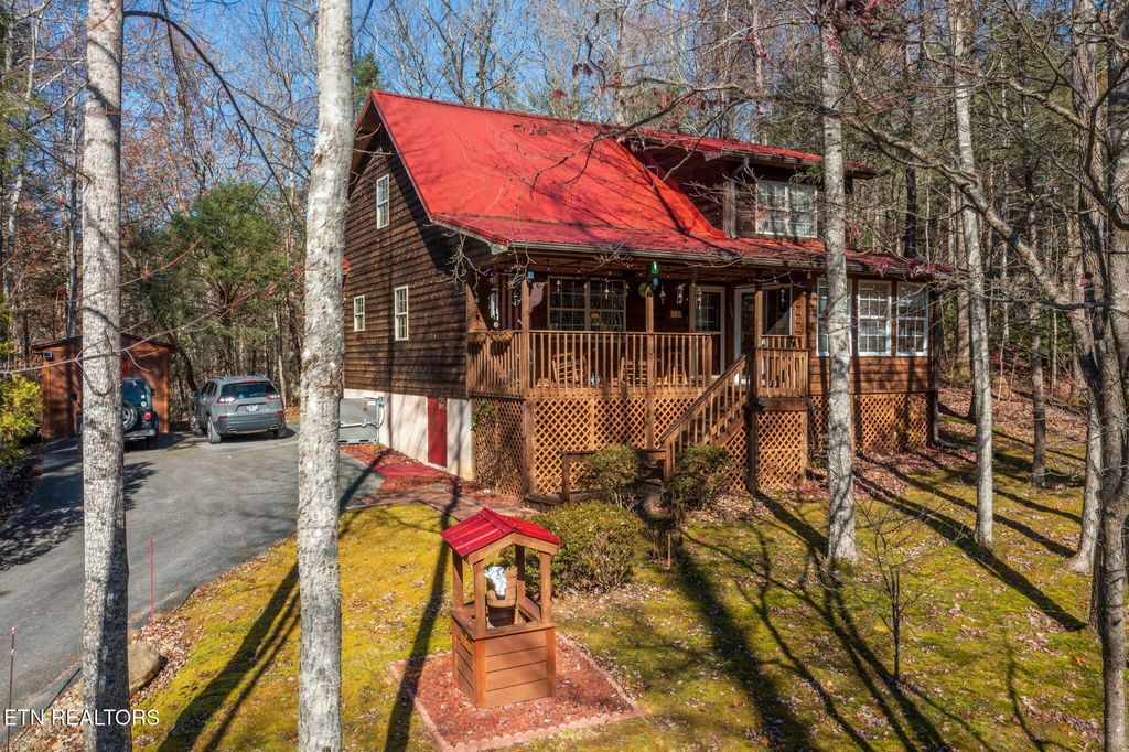 Photo of 4917 Latta Way, Gatlinburg, TN 37738 (MLS # 1322177)
