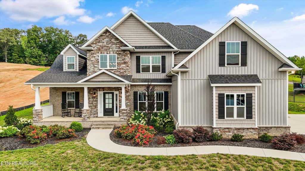 Photo of 105 Cedarberry St, Oak Ridge, TN 37830 (MLS # 1349915)