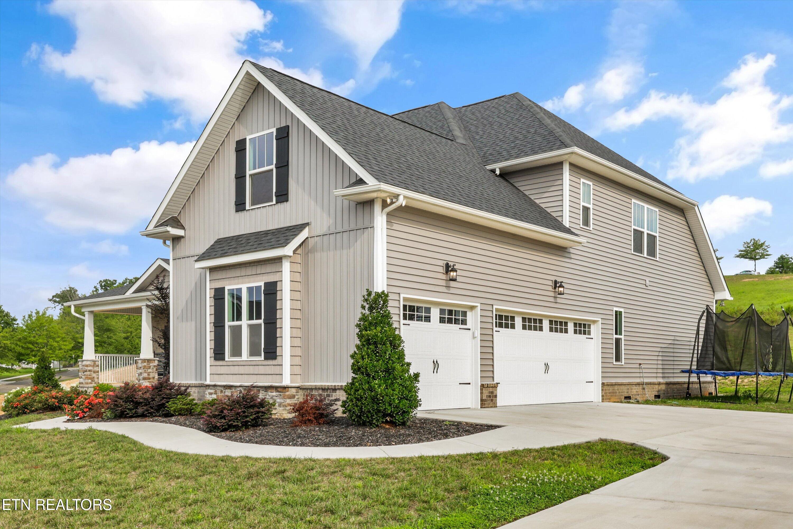 105 Cedarberry St