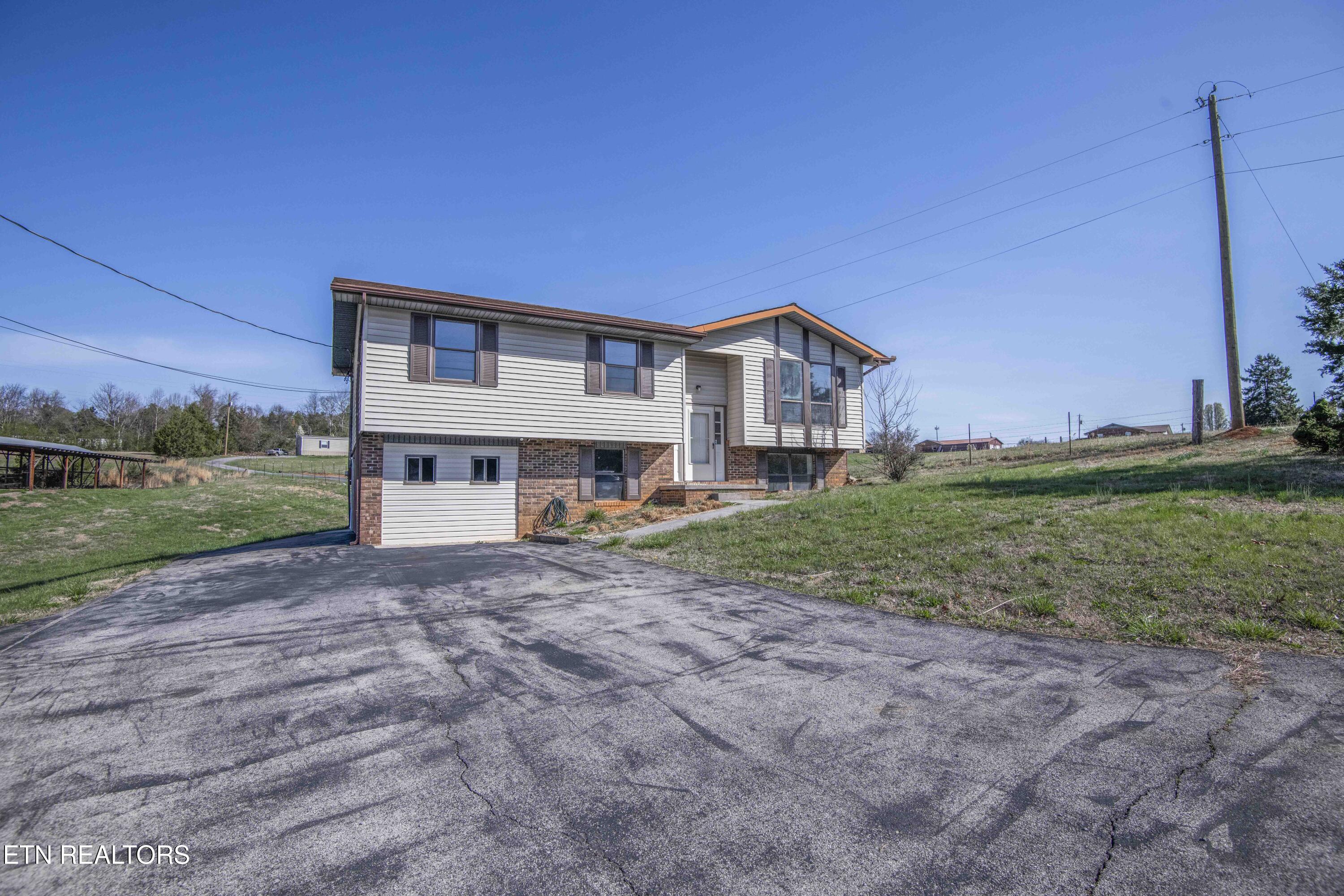 2426 Highway 25/70