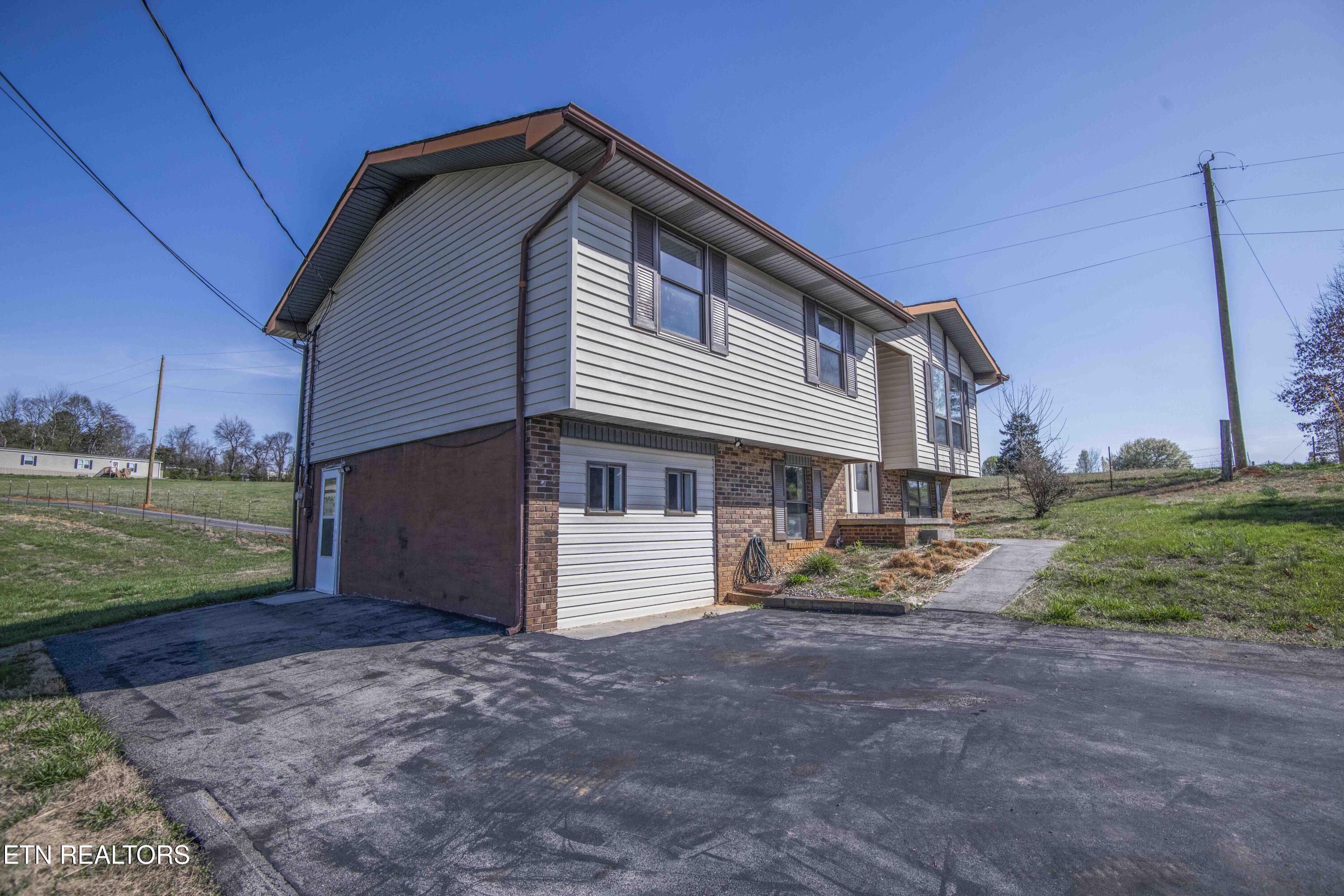 2426 Highway 25/70