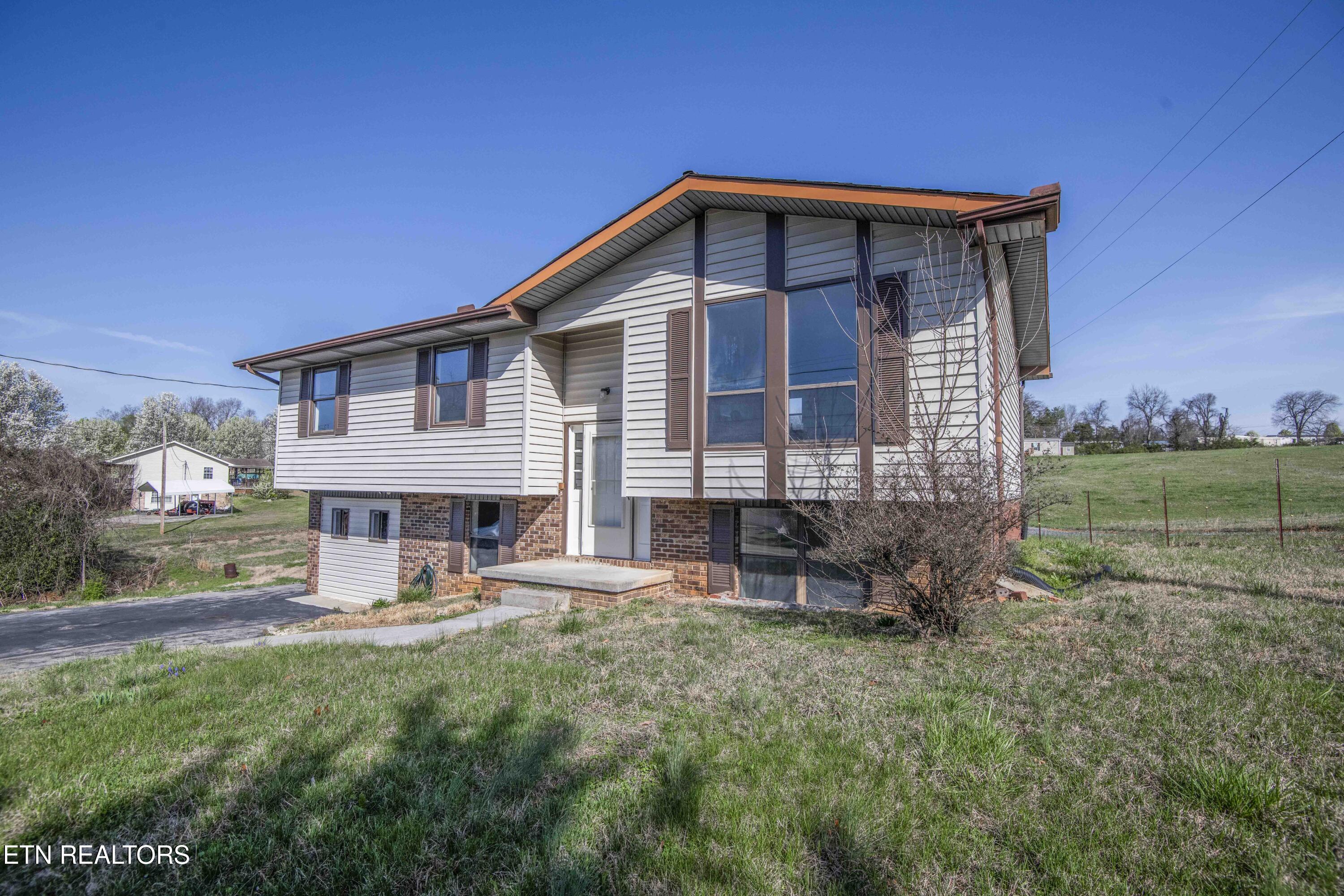 2426 Highway 25/70