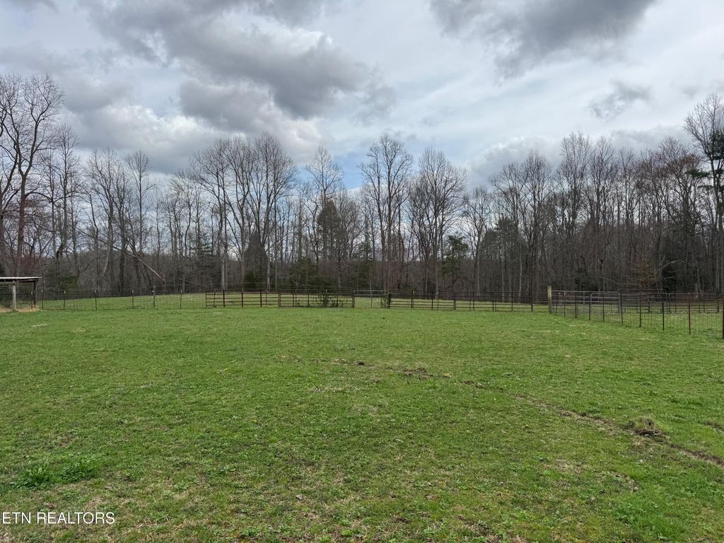 Photo of Honey Creek Loop Rd, Allardt, TN 38504 (MLS # 1333931)