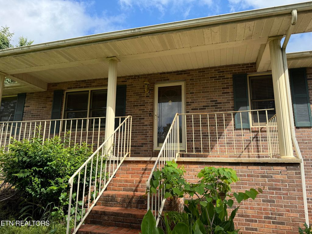 Photo of 612 Valley View St, Seymour, TN 37865 (MLS # 1300779)