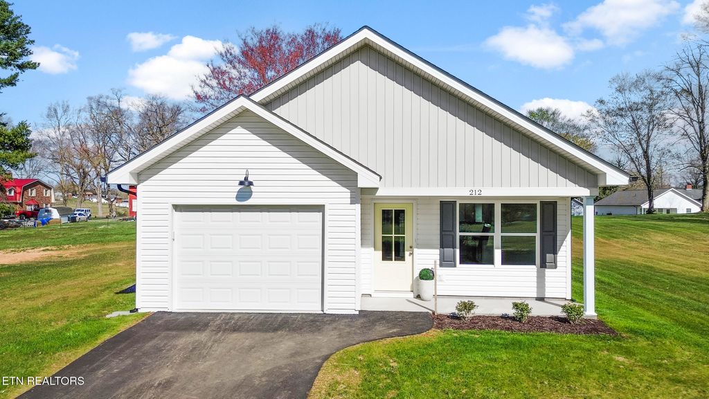 Photo of 212 Baylor Ave, Morristown, TN 37814 (MLS # 1295198)