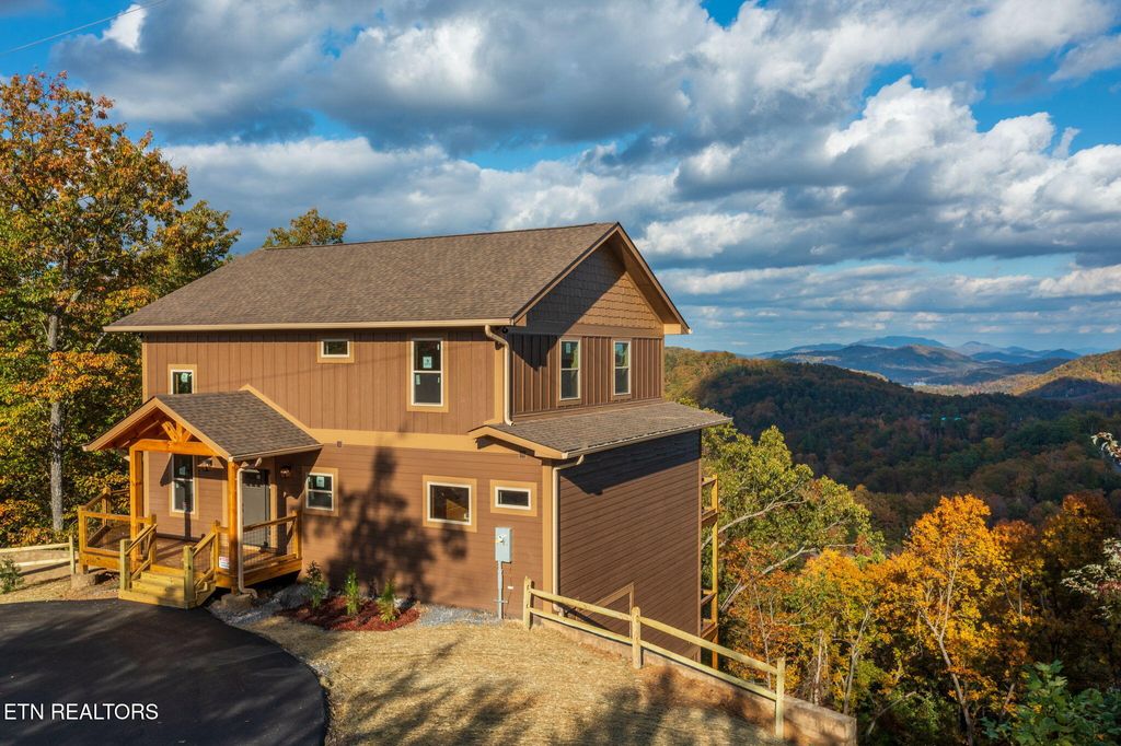 Photo of 1821 Pinestand Ridge Way, Sevierville, TN 37862 (MLS # 1322620)