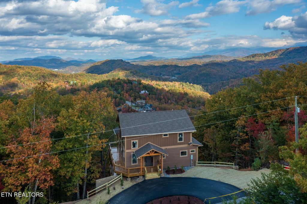 Photo of 1821 Pinestand Ridge Way, Sevierville, TN 37862 (MLS # 1322620)