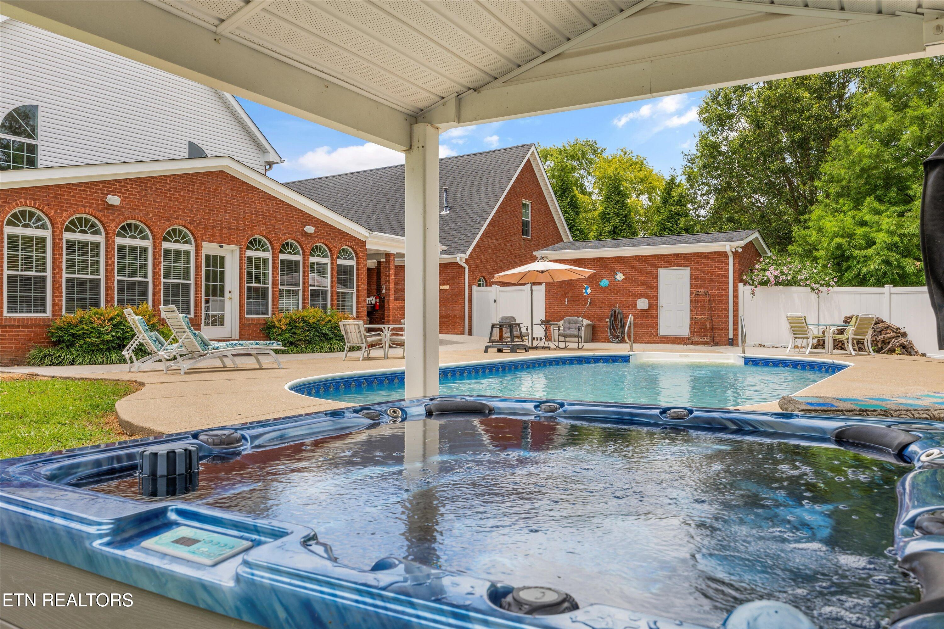 132 David Rd