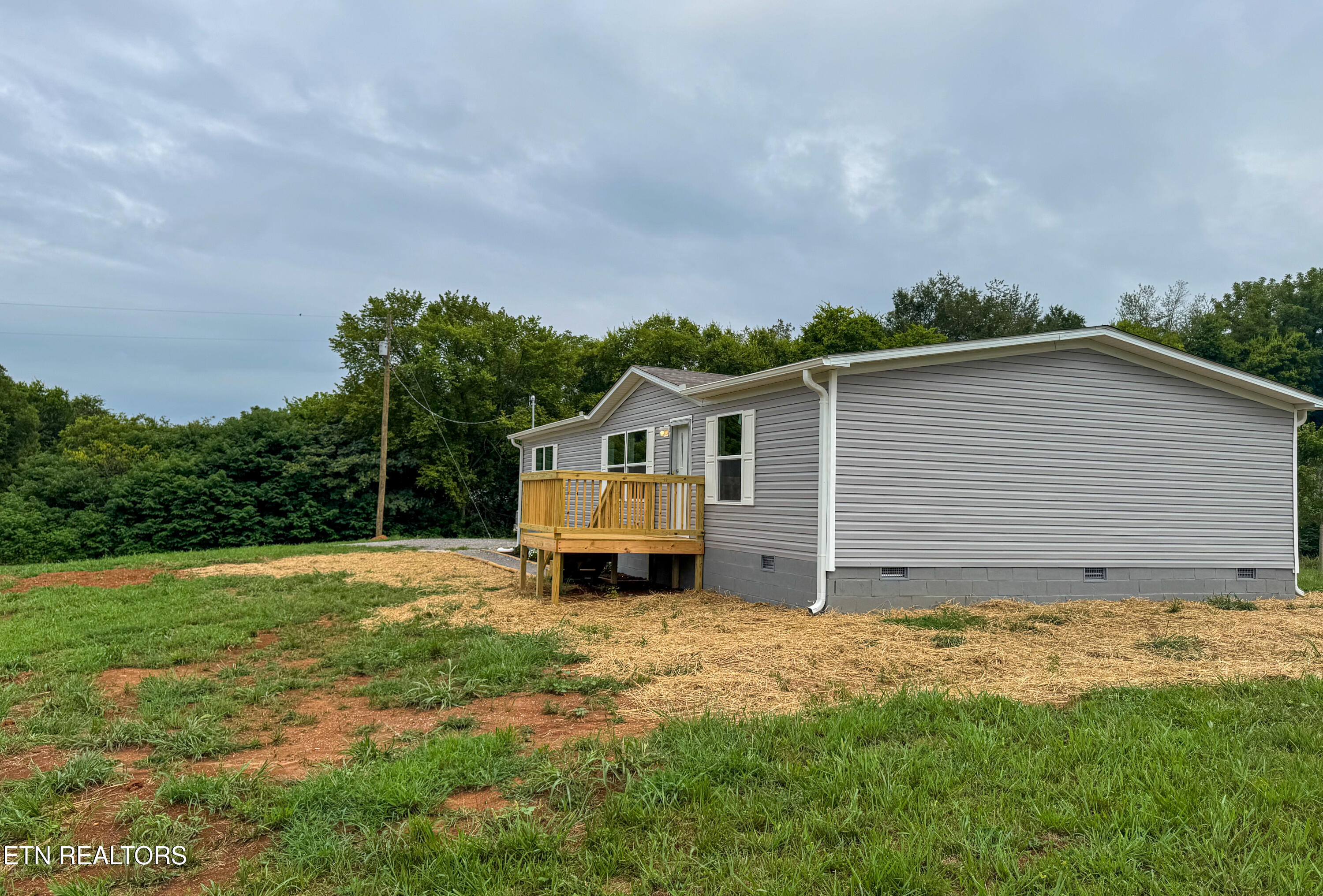 217 Oakland Rd