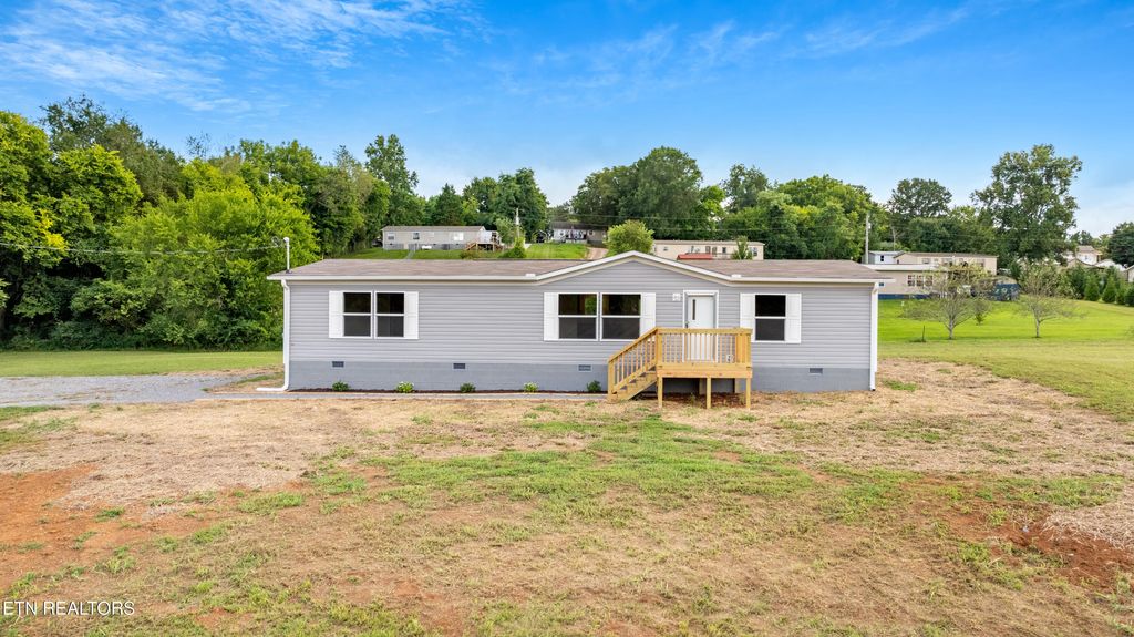 Photo of 217 Oakland Rd, Sweetwater, TN 37874 (MLS # 1310763)