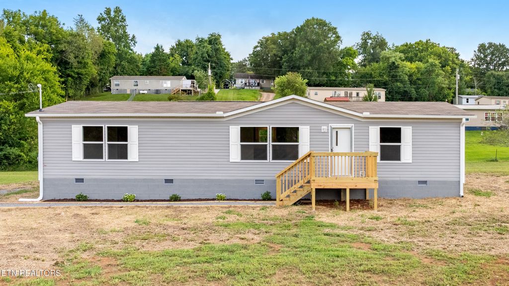 Photo of 217 Oakland Rd, Sweetwater, TN 37874 (MLS # 1310763)