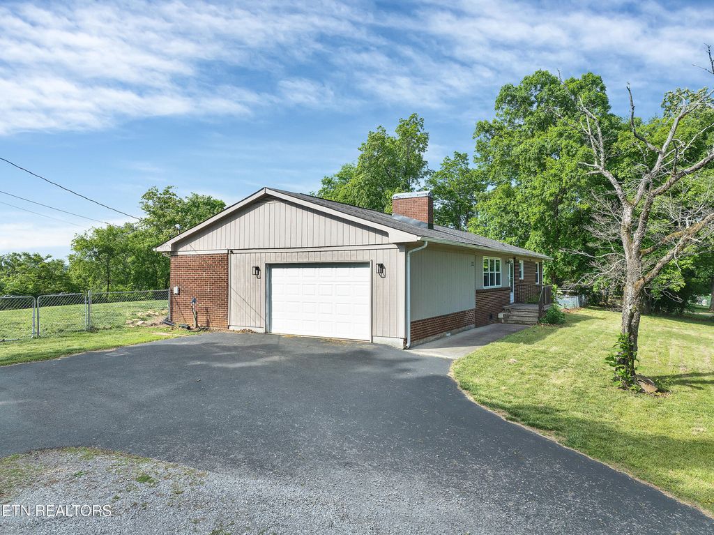 Photo of 5150 Old Niles Ferry Rd, Maryville, TN 37801 (MLS # 1339208)