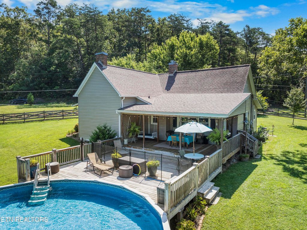 Photo of 421 E Brushy Valley Drive, Powell, TN 37849 (MLS # 1312691)