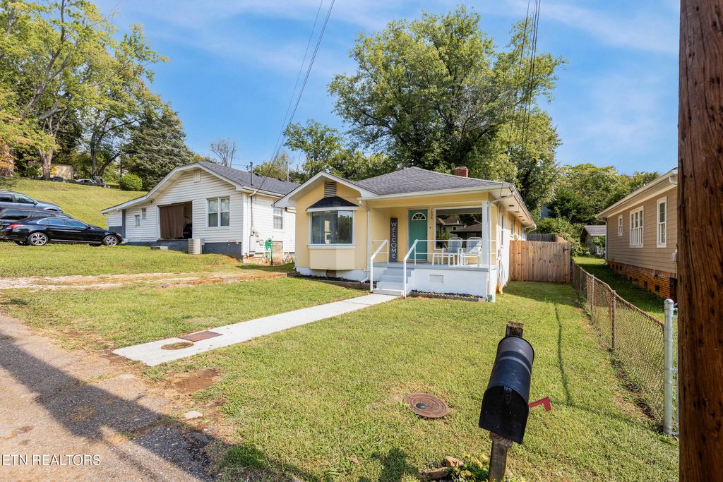 Photo of 1606 N 4th Ave, Knoxville, TN 37917 (MLS # 1331458)