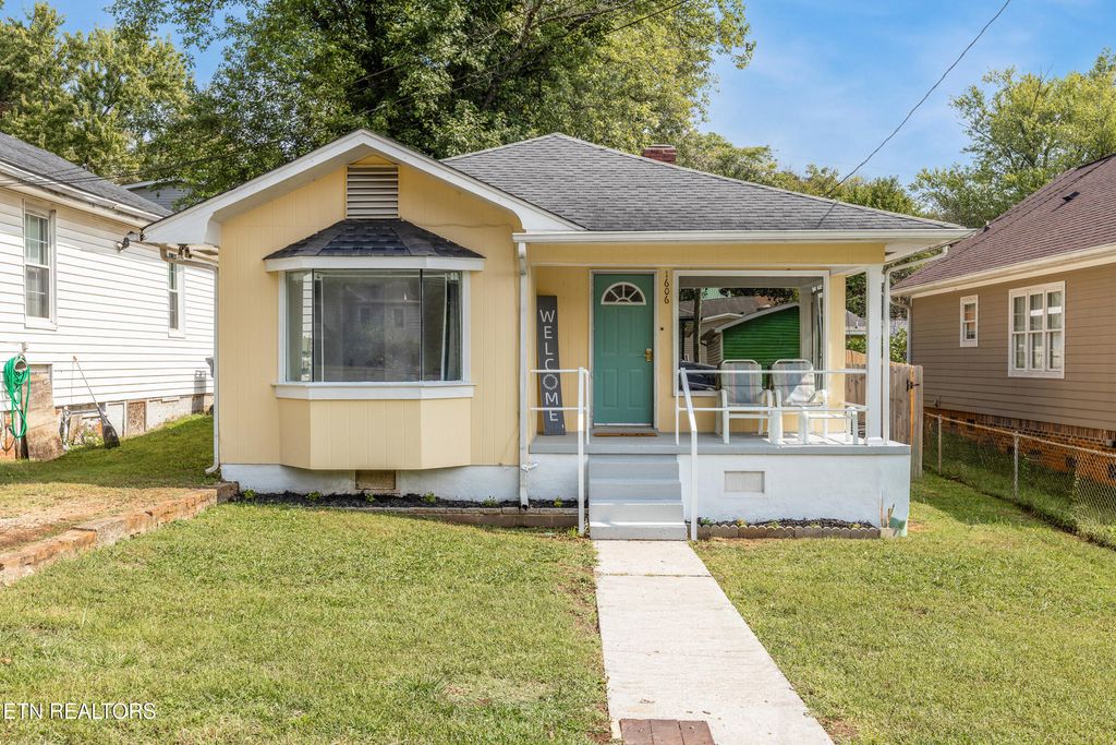 Photo of 1606 N 4th Ave, Knoxville, TN 37917 (MLS # 1331458)