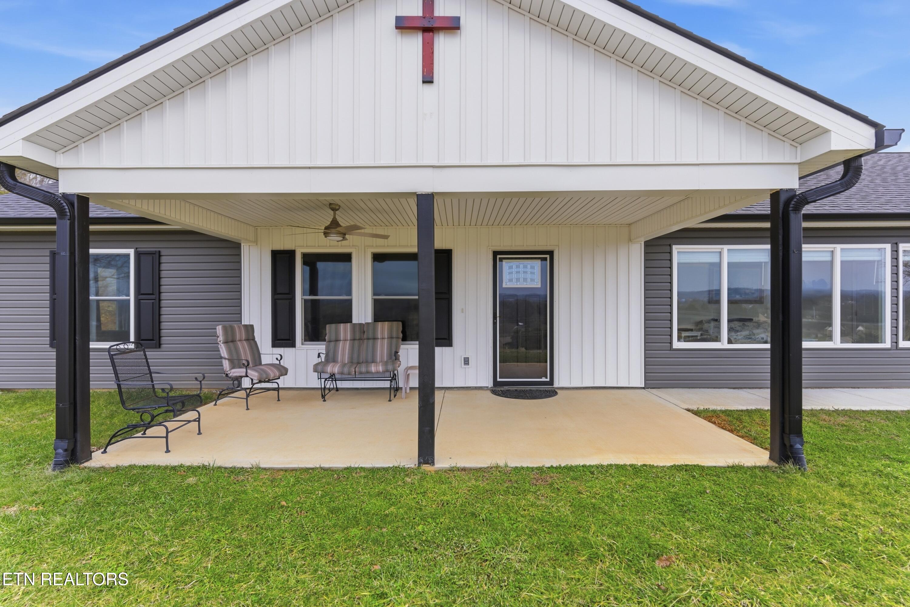 6911 Fairview Rd