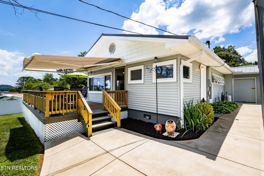 Photo of 1595 Wa Ni Village Rd, Rutledge, TN 37861 (MLS # 1307206)