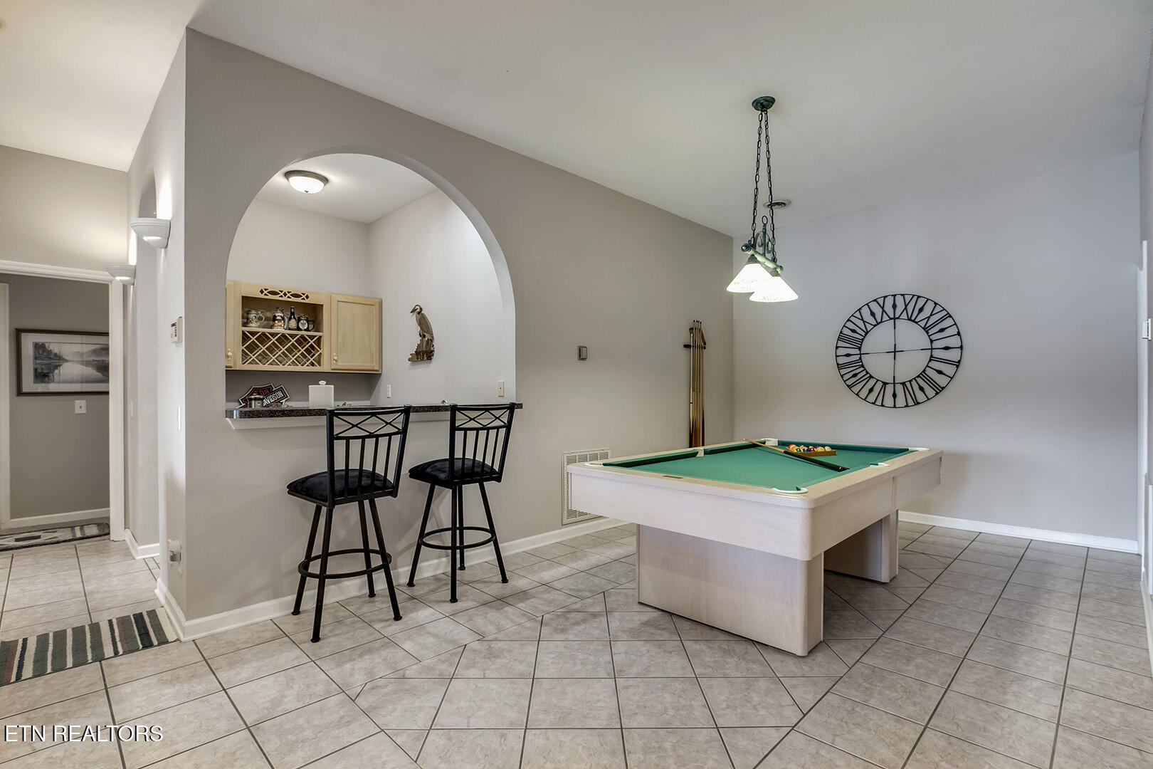 Loudon, Tennessee 37774, United States, 4 Bedrooms Bedrooms, ,5 BathroomsBathrooms,Residential,Pending,168126