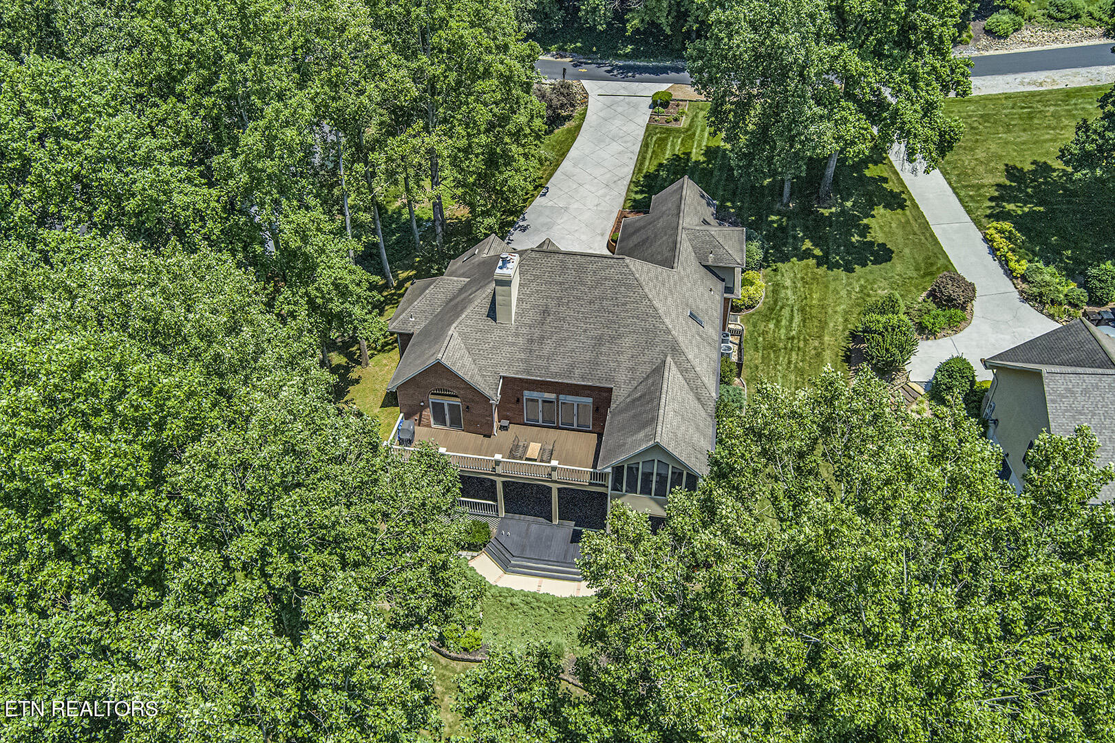 Loudon, Tennessee 37774, United States, 4 Bedrooms Bedrooms, ,5 BathroomsBathrooms,Residential,Pending,168126