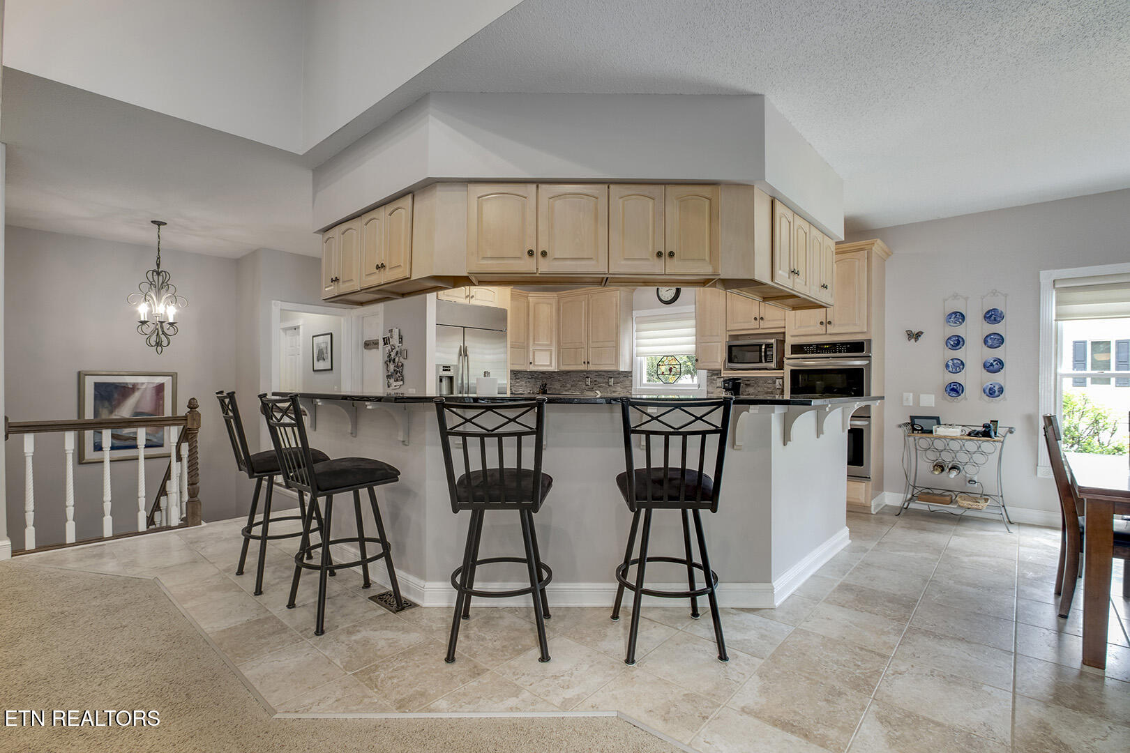 Loudon, Tennessee 37774, United States, 4 Bedrooms Bedrooms, ,5 BathroomsBathrooms,Residential,Pending,168126