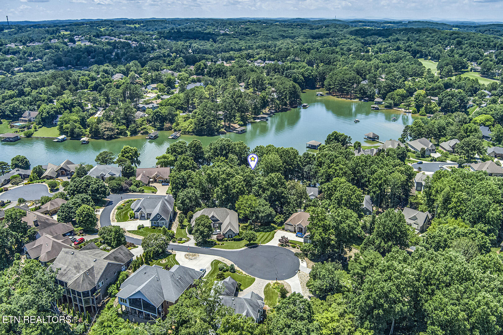 Loudon, Tennessee 37774, United States, 4 Bedrooms Bedrooms, ,5 BathroomsBathrooms,Residential,Pending,168126