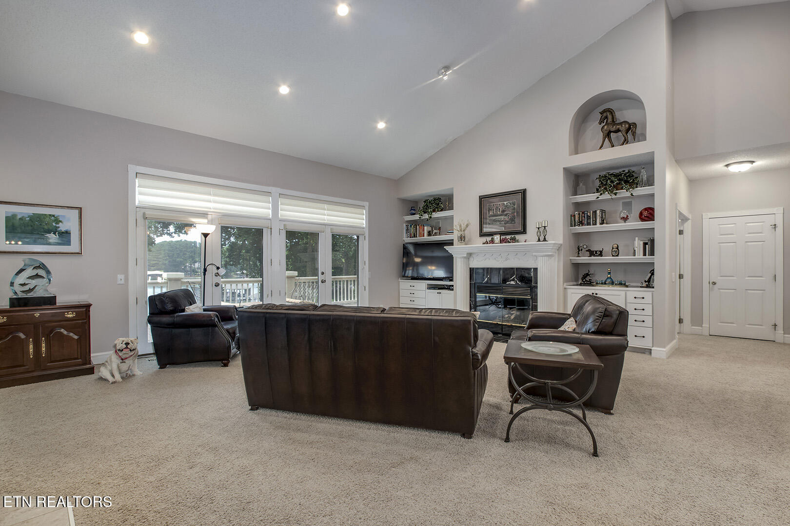 Loudon, Tennessee 37774, United States, 4 Bedrooms Bedrooms, ,5 BathroomsBathrooms,Residential,Pending,168126